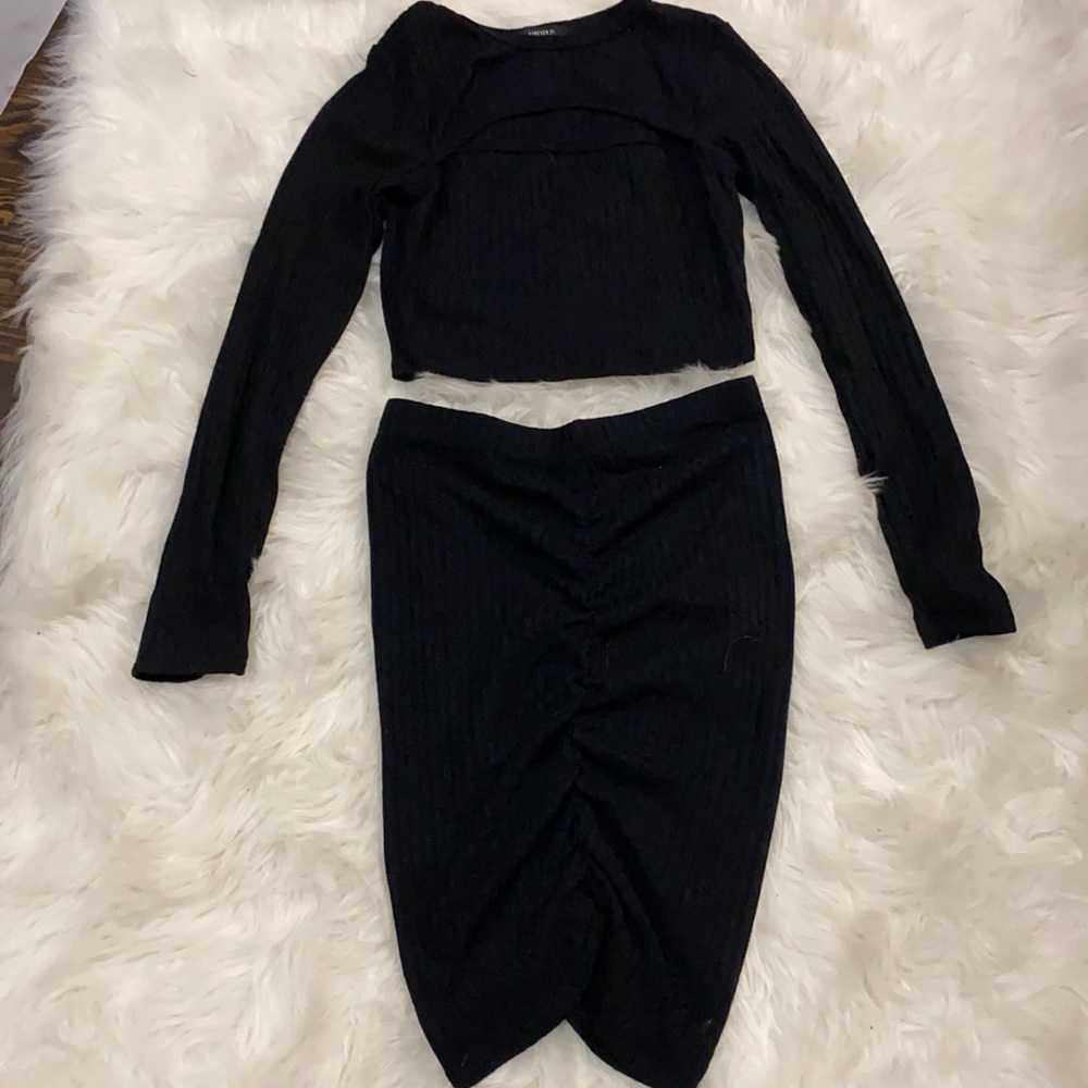 Black Skirt Set 🖤 - Picture 2 of 3